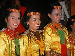 people in Toraja [ to ma'gellu' ]